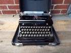 Royal Glossy Model O Portable Typewriter W  Carrying Case  Working