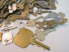 Lot Of 300 Vintage - Mod  Keys House Motel Padlock Luggage Assorted Sizes Styles