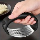 Garlic Crusher  Ergonomic Handle  Quick Squeeze  Compact Kitchen Tool