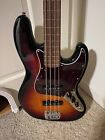 Squier Classic Vibe  60s Jazz Bass Electric Guitar - Fretless - 3-color Sunburst