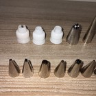 Wilton 24 Piece Cake Decorating Icing Tips   Tip Holder