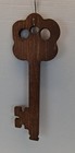 Vtg Carved Wooden Skeleton Key Wall Rack Holder 5 Hooks 18  Tall 1970-1990s Guc