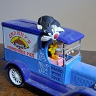 Ertl Collectibles 1 25 1923 Chevrolet Van Coin Bank Looney Tunes Tweety  4071