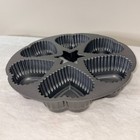 Wilton Dimensions Heavy Cast Aluminum Mini Heart Baking Pan Non-stick 6 Cavities