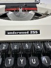 Underwood 255 Series Portable Manual Typewriter W  Carrying Case Model 255