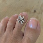 14k White Gold Finish Sterling Silver Leaves Toe Ring  Leaf Ring  Silver Rings