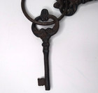 Large Vintage Cast Iron Skeleton Key Ring Antique Jail Keys Set Farmhouse Decor