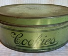 Vintage Green 10    Round Cookies Tin Secure Lid Rustic Farmhouse Decor Kitchen