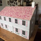 1970s Vtg Woodmaster 2 Story Doll House Lot Of 34 Furniture 35x26x16    Colonial