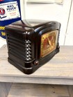 Truetone D1016 Bakelite Table Radio
