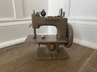 Singer Model 20 Sewhandy Child s Toy Sewing Machine Box Clamp Sew Handy Beige