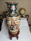 Beautiful Large 24    Japanese chinese Porcelain Satsuma Hand Painted Vase stand