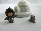 Hallmark Keepsake Ornament Frosty Friends Igoo   2 Mini Pewter Figures 2000