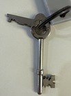 Vintage Centre Hotels Russel St London Skeleton Key   Fob   609