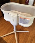 Halo Bassinest Swivel Sleeper 3 0 Bassinet     New Open Box Retail  280 