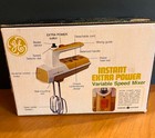 New Vtg 70s General Electric Frosty Wht  Variable Speed Portable Mixer M74 3574