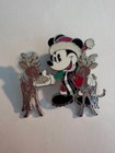 Disney Exclusive 2019 Christmas Holiday Mickey Feeding Reindeer Pin  d8 