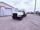 Under Cdl Chipper Dump Box Truck 5 9 Liter Cummins Diesel Engine 6-speed Manual
