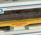 Vintage Lionel Ho Train Car Union Pacific 8761  Flat Log Car 16 Wheel - New