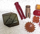 9 Mixed Bakelite   Plastic Buttons 3 8-1 1 4 Clothes Pins Toggles More