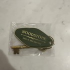 Cbs Ghosts New York Comic Con Exclusive Woodstone Bed   Breakfast Keychain