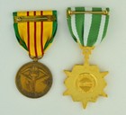 Vietnam Campaign Medal And Vietnam Service Medal - Full Size Medal With Date Bar
