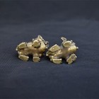 Hot Chinese Antique Brass Pair Of Lion Pendants Copper Desktop Accessories