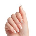 Kiss Classy Press On Nails  Nail Glue Included   dashing   Light White  Medium Z