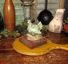 Primitive Antique Vtg Style Verdigris Rustic Hen Resin Shelf Chicken On Nest