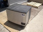 New Manitowoc Ice Maker Iy0606a-261   1120229605 Serial   With Light Damage