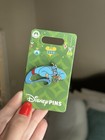 Disney Parks 2023 Genie Holding Holly Holiday Christmas Trading Pin Aladdin New