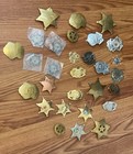29 Vintage Toy Police Badges Marshal Pin Lot Of 29 Metal   Plastic Tin Keychains