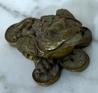 Super Cool Design Vintage Chinese Bronze Figurine Of A Mythical Frog