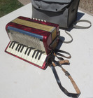 Accordion Hohner Mignon Ii Germany Pearl Red W  Case 12 Bass 25 Treble Very Nice