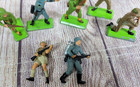 1971 Britains Deetail Wwii U s  german british Infantry  5 Figures 