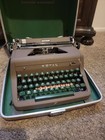 Vintage Royal Quiet Deluxe Typewriter With Case 