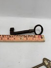Antique vintage Medium To Large Iron Barrel Brass Key Skeleton Keys A Lot Of 19