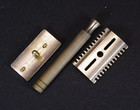 Vintage Gillette New Flat Bottom Tech Open Comb Safety Razor England     1612 