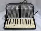 Vintage Francini Accordion With Case Made In Italy 152 157  7526-1  M1f