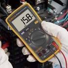 One New Fluke 15b Max Handhold Digital Multimeter Tester Meter Dmm With  yp1