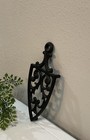 Vtg Black Cast Iron Arrow Shape Swirl Floral Cathedral Style Tri Footed Trivet