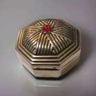 Vintage Estee Lauder Youth Dew Solid Perfume Gold Tone Ruby Red Stone Compact