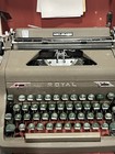 1950s Vintage Royal Quiet Deluxe Portable Typewriter In Tweed Case - Green Keys