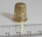 Simons Bros Gold Wash Thimble Leaves   Berries Monos Vintage   Antique