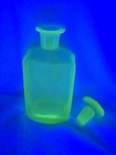 Antique Victorian Uranium Glass 8  Apothecary Bottle Medicine Jar With Stopper