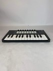 Novation Launchkey Mini Keyboard Controller Ams-launchkey-mini-mk3