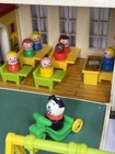 Vintage Fisher Price Little People  923 Play Family School   Play Desk  extras 