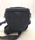 Lowepro Adventura Tlz 20 Ii  Black   Holds 6 w X 4  X 7 h W  Strap