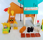 Fisher Price Vintage Little People Play Family Lift   Load  942- Complete Fpb008