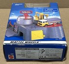 1998 Hot Wheels Oil Refinery With Tanker Play Set New Vintage